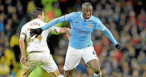 Yaya Touré, en un partido con el Manchester City. Yaya Touré, en un partido con el Manchester City.