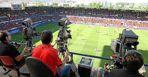 El Supremo indica que la resolución sancionadora de Competencia es de fecha 14 de abril de 2010, mientras que la Ley de Comunicación Audiovisual entró en vigor el 1 de mayo de 2010. El Supremo indica que la resolución sancionadora de Competencia es de fecha 14 de abril de 2010, mientras que la Ley de Comunicación Audiovisual entró en vigor el 1 de mayo de 2010.