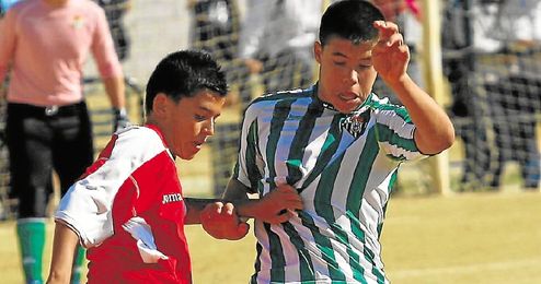 Dani Ceballos, con el Sevilla infantil, en un derbi. Dani Ceballos, con el Sevilla infantil, en un derbi.