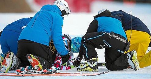 El deportista será trasladado a un centro médico de la ciudad austríaca de Innsbruck, la capital del Tirol. El deportista será trasladado a un centro médico de la ciudad austríaca de Innsbruck, la capital del Tirol.