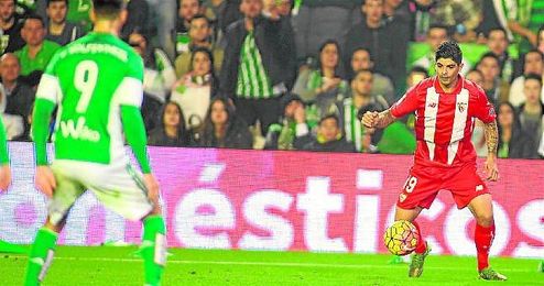 Su pase a Gameiro en el 11´, dejándolo sólo ante Adán es una muestra del genio que lleva dentro el rosarino. Su pase a Gameiro en el 11´, dejándolo sólo ante Adán es una muestra del genio que lleva dentro el rosarino.