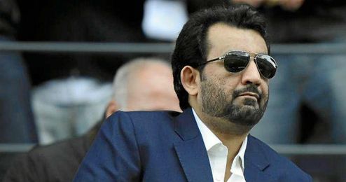 Al-Thani feliz por la sanción impuesta a los presidentes de la UEFA. Al-Thani feliz por la sanción impuesta a los presidentes de la UEFA.