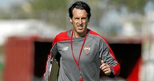 Emery ha tirado de autocrítica pero también se ha mostrado optimista para 2016. Emery ha tirado de autocrítica pero también se ha mostrado optimista para 2016.