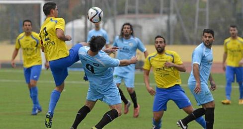 Lance del partido entre el San Juan y la Lebrijana. Lance del partido entre el San Juan y la Lebrijana.