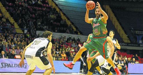 El capitán del Baloncesto Sevilla, Berni Rodríguez, se ha puesto las botas firmando asistencias en las tres últimas jornadas de la Liga Endesa. El capitán del Baloncesto Sevilla, Berni Rodríguez, se ha puesto las botas firmando asistencias en las tres últimas jornadas de la Liga Endesa.