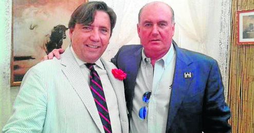 Joaquín Zulategui junto a Manolo Castaño durante la pasada Feria. Joaquín Zulategui junto a Manolo Castaño durante la pasada Feria.