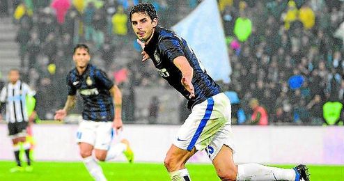 Ranocchia celebra un gol con la camiseta del Inter de Milán. Ranocchia celebra un gol con la camiseta del Inter de Milán.
