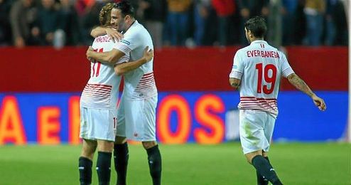 Rami abraza a Immobile tras el 1-0. Rami abraza a Immobile tras el 1-0.