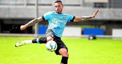 Braian Rodríguez sólo ha anotado dos goles con el Gremio, siendo titular en once encuentros. Braian Rodríguez sólo ha anotado dos goles con el Gremio, siendo titular en once encuentros.