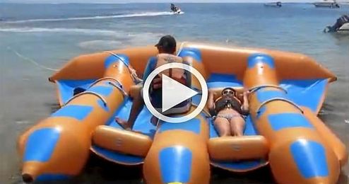 (VIDEO) Llega el 'Flying Float Banana', la nueva atracción acuática (VIDEO) Llega el 'Flying Float Banana', la nueva atracción acuática