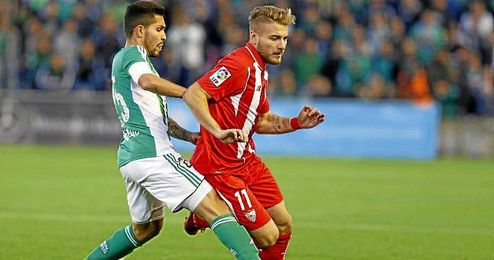 La titularidad de Immobile en el derbi se considera en Italia como un mensaje: se queda. La titularidad de Immobile en el derbi se considera en Italia como un mensaje: se queda.