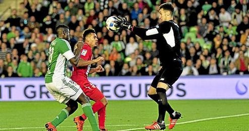 El Betis lo tiene complicado, pero se aferra a los precedentes. El Betis lo tiene complicado, pero se aferra a los precedentes.