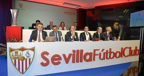 Imagen de la pasada junta de accionistas del Sevilla. Imagen de la pasada junta de accionistas del Sevilla.