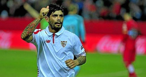 Éver Banega sigue en negociaciones con el Sevilla para renovar. Éver Banega sigue en negociaciones con el Sevilla para renovar.