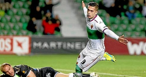 El jugador cordobés lidera la tabla de goleadores en solitario con 12 dianas. El jugador cordobés lidera la tabla de goleadores en solitario con 12 dianas.