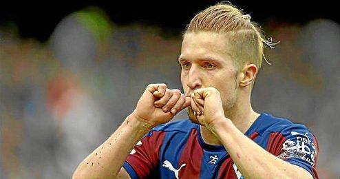 Keko celebra un gol con la camiseta del Eibar. Keko celebra un gol con la camiseta del Eibar.