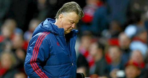 El United se mantiene en quinta posición, a cinco puntos del Tottenham, último equipo en puestos de Liga de Campeones. El United se mantiene en quinta posición, a cinco puntos del Tottenham, último equipo en puestos de Liga de Campeones.