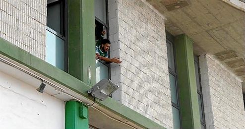 Ceballos, en las oficinas del club. Ceballos, en las oficinas del club.