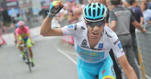 Fabio Aru es una de las grandes atracciones de la ronda valenciana tras ganar la pasada Vuelta a España Fabio Aru es una de las grandes atracciones de la ronda valenciana tras ganar la pasada Vuelta a España