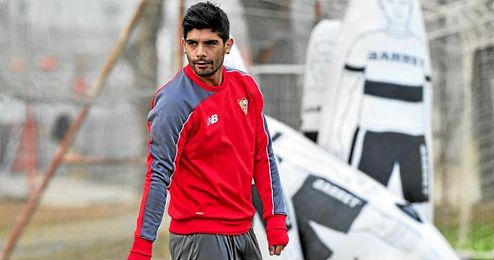 El argentino Éver Banega, durante un entrenamiento del Sevilla Fútbol Club. El argentino Éver Banega, durante un entrenamiento del Sevilla Fútbol Club.