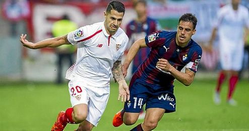 En la imagen, Vitolo y García en un lance de juego del partido de ida. En la imagen, Vitolo y García en un lance de juego del partido de ida.