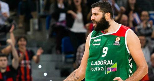 Bourousis está firmando una temporada de ensueño en Vitoria Bourousis está firmando una temporada de ensueño en Vitoria