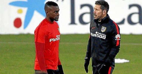 Jackson Martínez, junto a Simeone en un entrenamiento. Jackson Martínez, junto a Simeone en un entrenamiento.