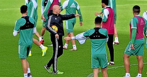 Pepe Mel disputó 13 partidos seguidos sin ganar en la temporada 90/91. Pepe Mel disputó 13 partidos seguidos sin ganar en la temporada 90/91.