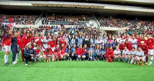 Bayern y Arsenal posan antes del partido. Bayern y Arsenal posan antes del partido.