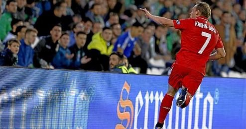 El danés Michael Krohn-Dehli celebra el tanto conseguido en Copa del Rey ante el Real Betis Balompié. El danés Michael Krohn-Dehli celebra el tanto conseguido en Copa del Rey ante el Real Betis Balompié.