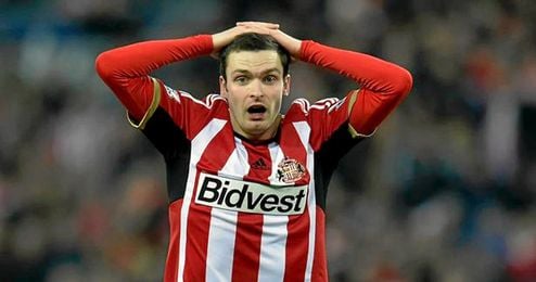 Adam Johnson mantuvo relaciones con una menor. Adam Johnson mantuvo relaciones con una menor.