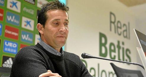 Merino, en sala de prensa. Merino, en sala de prensa.