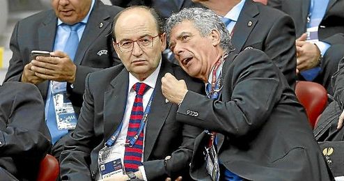 Castro, junto a Villar en la final de Varsovia. Castro, junto a Villar en la final de Varsovia.