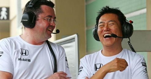 En la imagen, Yasuhisa Ara junto a Eric Boullier. En la imagen, Yasuhisa Ara junto a Eric Boullier.