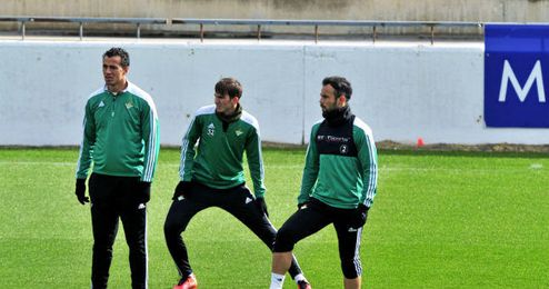 Damiao, sobre estas líneas junto a Fabián y Molinero. Damiao, sobre estas líneas junto a Fabián y Molinero.