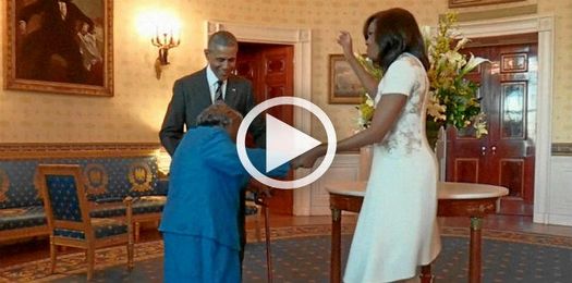 La anciana, de 106 años, rompió a bailar al ver a Obama. La anciana, de 106 años, rompió a bailar al ver a Obama.