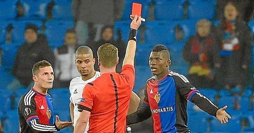 Embolo fue expulsado ayer y no jugará la ida ante el Sevilla. Embolo fue expulsado ayer y no jugará la ida ante el Sevilla.
