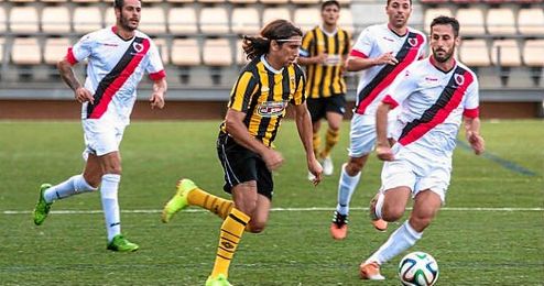 Iván, en una acción durante un partido de esta temporada con el San Roque. Iván, en una acción durante un partido de esta temporada con el San Roque.