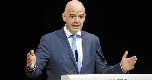 Infantino estuvo becado por la Liga de Fútbol Profesional. Infantino estuvo becado por la Liga de Fútbol Profesional.