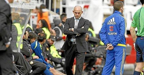 En la imagen, Paco Jémez en el banquillo del Rayo Vallecano. En la imagen, Paco Jémez en el banquillo del Rayo Vallecano.