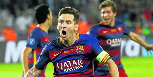 Messi le marcó dos goles al Sevilla en la Supercopa. Messi le marcó dos goles al Sevilla en la Supercopa.