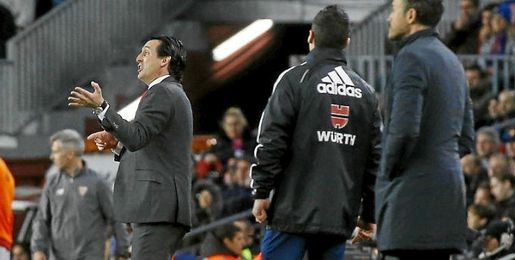 Unai Emery, en la banda del Camp Nou. Unai Emery, en la banda del Camp Nou.