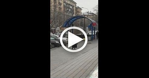 Una mujer pasea la cabeza de un niño por las calles de Moscú Una mujer pasea la cabeza de un niño por las calles de Moscú