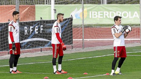 Sergio Rico, junto a De Gea y Casillas. Sergio Rico, junto a De Gea y Casillas.