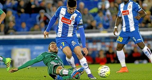 El Betis se alió con la pelota en Cornellà. El Betis se alió con la pelota en Cornellà.