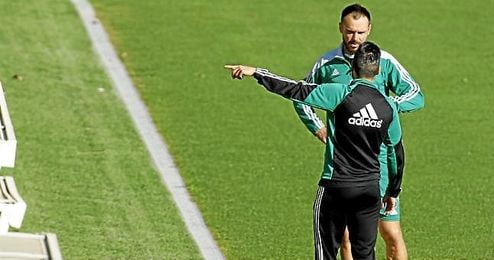 Heiko Westermann, en un entrenamiento del Betis. Heiko Westermann, en un entrenamiento del Betis.