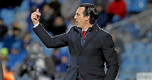 Emery, en la banda del Coliseum. Emery, en la banda del Coliseum.