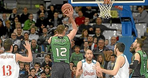 El CB Sevilla no pudo con la presión defensiva de su rival al final del último cuarto. El CB Sevilla no pudo con la presión defensiva de su rival al final del último cuarto.