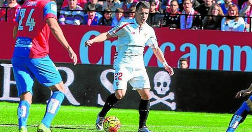 Konoplyanka perdió la titularidad en favor de Krohn-Dehli. Konoplyanka perdió la titularidad en favor de Krohn-Dehli.
