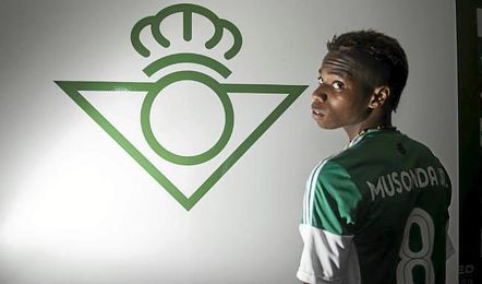 Musonda no tiene dudas de que quiere seguir en el Betis. Musonda no tiene dudas de que quiere seguir en el Betis.